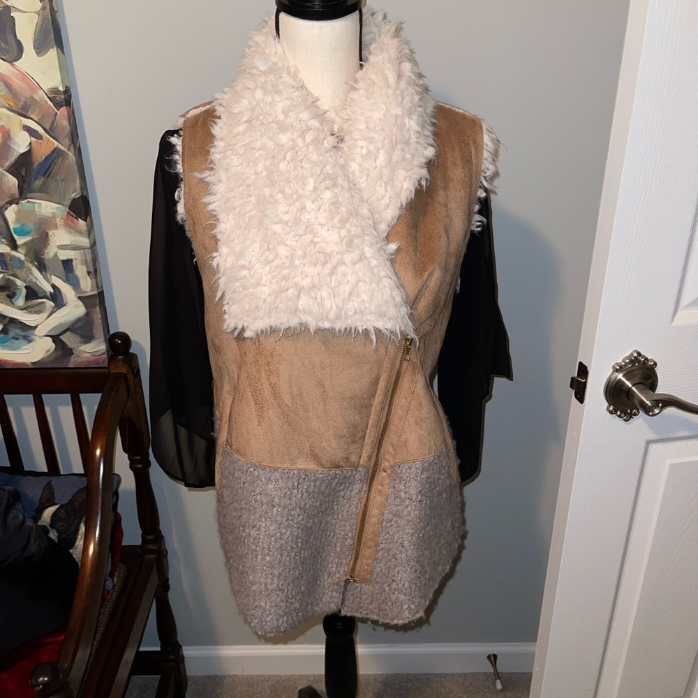 COPY - Athena Marie Size Large Vest, front pockets and a zipper.